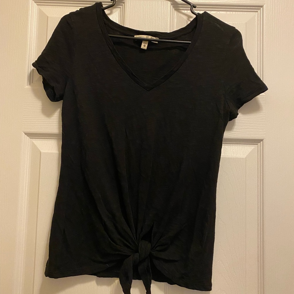 Black. XS. Tie shirt. Express.